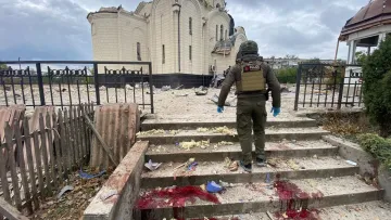 Росіяни вдарили авіабомбами по церкві з цивільними в Костянтинівці: відома кількість загиблих та поранених
