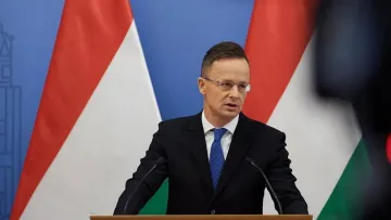 «Гроші угорців не потраплять до України»: голова МЗС Угорщини відреагував на корупційні скандали з Міндічем