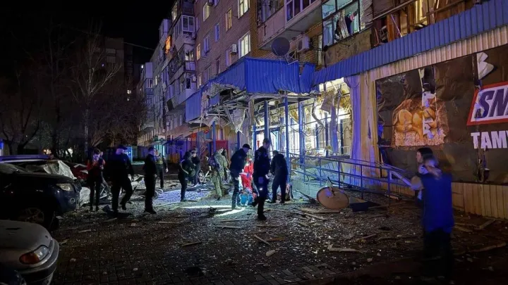 Росіяни обстріляли Запоріжжя: в ОВА поділилися наслідками та кількістю постраждалих після атаки