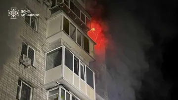 Нічна ракетна атака по Вишгороду спричинила пожежі, руйнування та жертви: в ДСНС поділилися деталями