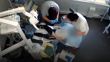 У Києві семирічний хлопчик помер у стоматології: чому це сталося та що загрожує лікарці