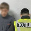 У центрі Києва чоловік задушив знайомого кайданками під час застілля: яке покарання загрожує вбивці 