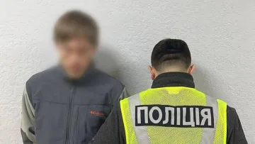 У центрі Києва чоловік задушив знайомого кайданками під час застілля: яке покарання загрожує вбивці 