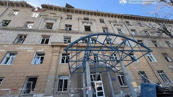 Росіяни обстріляли Дніпро, Кривий Ріг та Миколаїв: відома кількість постраждалих та наслідки атаки