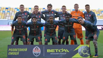 Яскраві голи з перервами на тривогу: Шахтар у статусі чемпіона красиво обіграв Кривбас у Кривому Розі