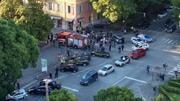 В Італії водій на швидкості влетів у натовп людей: двом постраждалим ампутували ноги