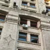 Нічним обстрілом пошкоджено одну з найвідоміших будівель на Хрещатику: фото офісу «Укрпошти» в Києві