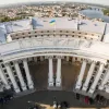 Вперше після Другої світової війни: будівлю МЗС у Києві пошкоджено внаслідок російського обстрілу – фото 