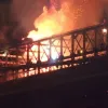 Під час святкування 250-річчя США у Нью-Йорку сталася пожежа на Бруклінському мосту: відео займання 