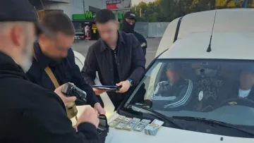 НАБУ і САП викрили податківців Тернопільщини на хабарях у 75 тисяч євро: яка була схема