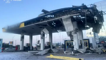 Росія продовжує атакувати заправки в Києві: зранку в столиці завдано ударів по двом АЗС