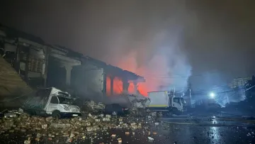«Підприємство повністю знищено»: у Києві ракета влучила в ювелірне виробництво Dukachi