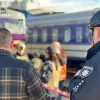 «Укрзалізниця» збирається переглянути правила безпеки під час тривоги: подробиці обстрілу потяга в Дніпрі
