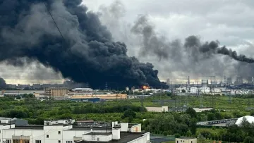 Москва у вогні: десятки українських дронів масовано атакували російську столицю та уразили НПЗ