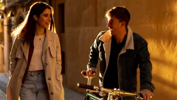 Секрет довголіття з Італії: як традиційна вечірня прогулянка лікує тіло та психіку