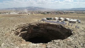 Земля провалюється в мантію: вчені розкрили причину аномалії в центрі Туреччини