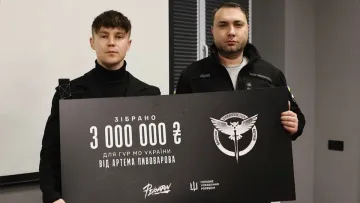 Артем Пивоваров зустрівся з Кирилом Будановим: співак передав для ГУР МО мільйони гривень