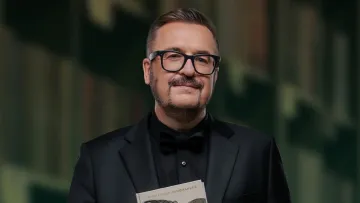 Олександр Пономарьов уперше назвав молоду кохану дружиною: співак здивував зізнанням