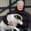 «Згадую наше перше знайомство»: Петро Порошенко замилував мережу світлинами з вірним псом Херсоном