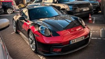 У Києві помічений унікальний Porsche 911 GT3: авто оснащене пакетом TechArt – ціна вражає 