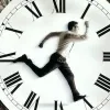Чому час летить так швидко і як його уповільнити: що каже наука та що робити людям