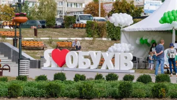 Танці на Алеї Слави під російську музику: поліція знайшла 13-річних дівчат та проводить перевірку