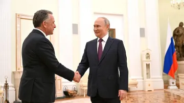Стів Віткофф назвав Путіна «гуманістом» під час зустрічі: чергові дивовижні заяви посланця Дональда Трампа