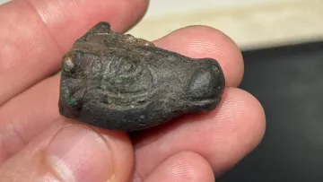 Дивовижна знахідка в горах: турист випадково натрапив на таємничий артефакт, якому понад 3000 років