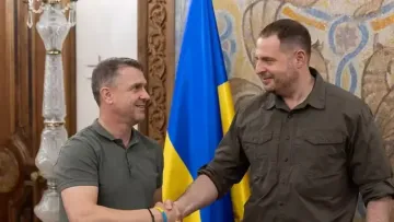 «Він там, де держзрада та злодії»: вболівальники розкритикували Реброва за рішення внести заставу за Єрмака