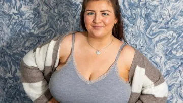 Потрібна година, щоб встати з ліжка: власниця найбільших грудей в Британії мріє про операцію по їх зменшенню