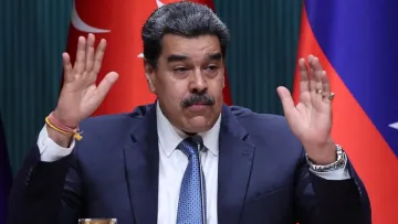 Гелікоптер та бронемашина: транспортування Мадуро до суду виглядало як сцена з бойовика