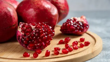 Чи можна їсти гранат з кісточками: користь, шкода та денна норма