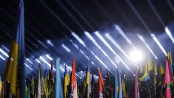 «Промені пам'яті» у Львові: на кладовищах вшанували загиблих Героїв до річниці вторгнення