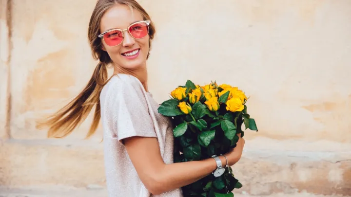 Найкращі листівки для привітань з 8 березня: збережіть собі та надішліть рідним