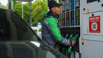 Чи буде бензин по 100 грн: експерт розповів, чого чекати та чи може уряд зупинити стрибок цін на пальне