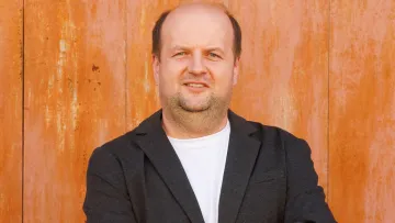 «Ми безмежно пишаємося»: співак Віктор Бронюк вперше за довгий час показав дорослу доньку