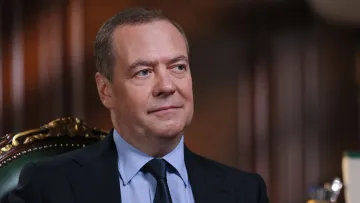 Влаштували публічну «страту»: екс-президент росії висловився про арешт Єрмака – що написав Медведєв