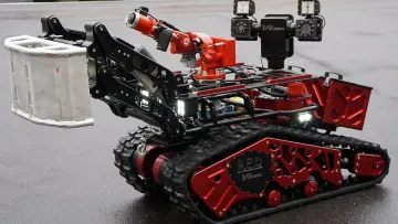 Інноваційні Colossus для ДСНС: Франція передала Україні роботів, які гасили Нотр-Дам – відео