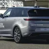 Електричний Range Rover Sport готується до дебюту: розкішний SUV уже помітили на тестах