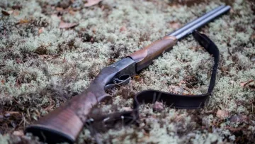 У Миколаєві чоловік із рушницею забіг у кінотеатр із дітьми: довелося втручатися поліції – відео