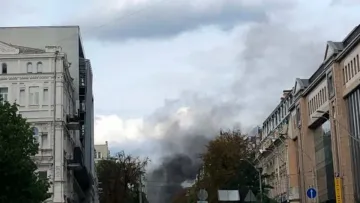 Дрон вдарив по центральному управлінню СБУ у Києві: чи є жертви та постраждалі