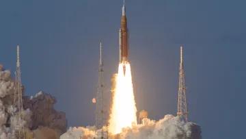 Історичний прорив у космосі: стартувала перша за понад 50 років пілотована місія до Місяця