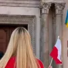 Викинула прапори України та ЄС: кандидатка в мери Кракова поділилася скандальним роликом 