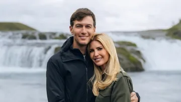 Іванка Трамп показала фото з сімейного відпочинку в Ісландії: на світлинах є спецпосланець президента США 