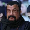 Домагався до 18-річної моделі та звинуватив Україну у торгівлі людьми: як зараз виглядає Стівен Сігал