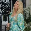 Весільний настрій без зайвої урочистості: Клаудія Шиффер здивувала білим образом від Chloé