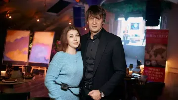 Дружина Шовковського показала, як вони святкували перемогу Динамо над Шахтарем: у кадр потрапив «дикий‎» звір