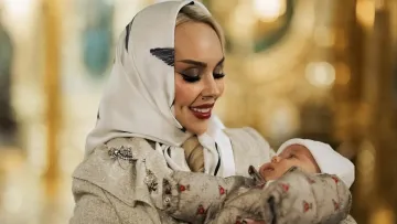Співачка СолоХа вперше показала обличчя новонародженого сина: «Чекали, поки набере декілька кілограмів»
