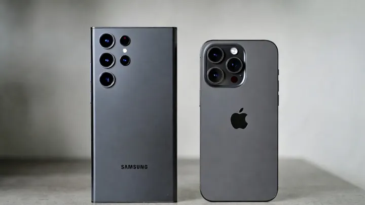 Битва Samsung Galaxy S26 Ultra та iPhone 17 Pro Max: який телефон кращий