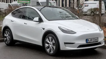 Tesla Model Y втратила 23% батареї без швидких зарядок: що знищило акумулятор електрокара